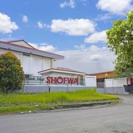 Oyo Flagship 91290 Pondok Inap Shofwa 2-3