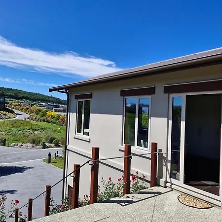 Studio Nestled In Ridgecrest-3
