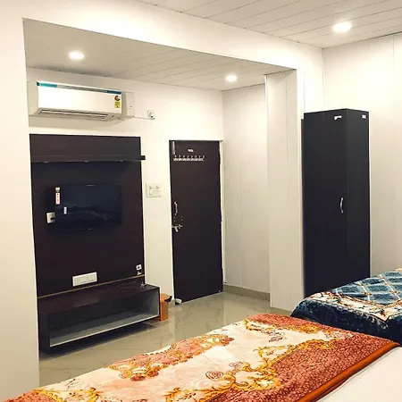 Taj Plaza Paying Guest House-2