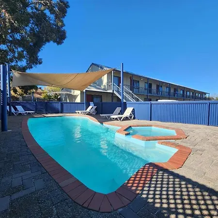 Wentworth Central Motor Inn-2