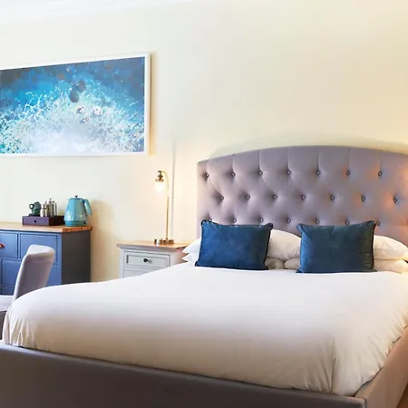 Outlaw'S Guest House-2