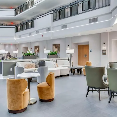 Embassy Suites By Hilton Louisville East-2