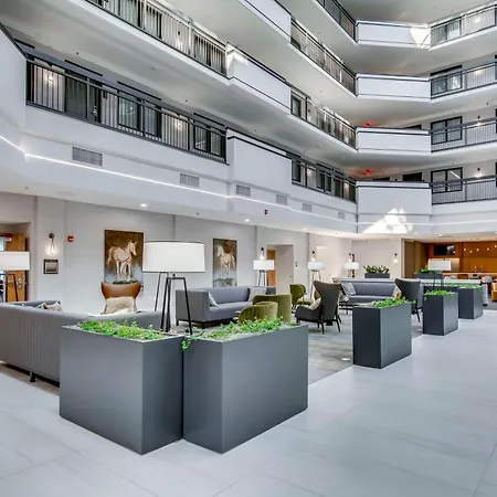 Embassy Suites By Hilton Louisville East-3