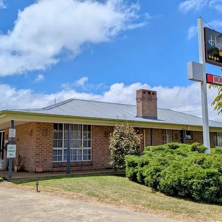 Highlands Motor Inn-2