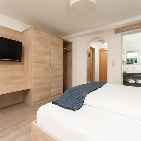 Hotel Garni Kristall-3