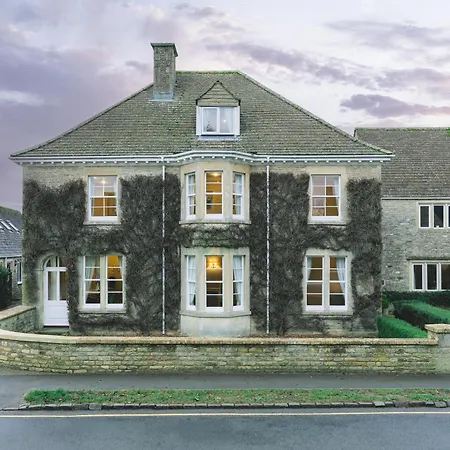 Cotteswold House-3