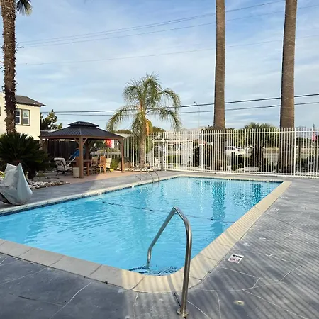 Cinderella Motel-3