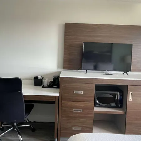 Super 8 By Wyndham Peterborough-2