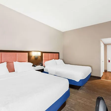 Hampton Inn Pennsville-2