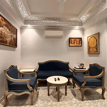Ratnawali - A Vegetarian Heritage Hotel-3