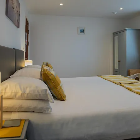 Trevarrian Lodge-3