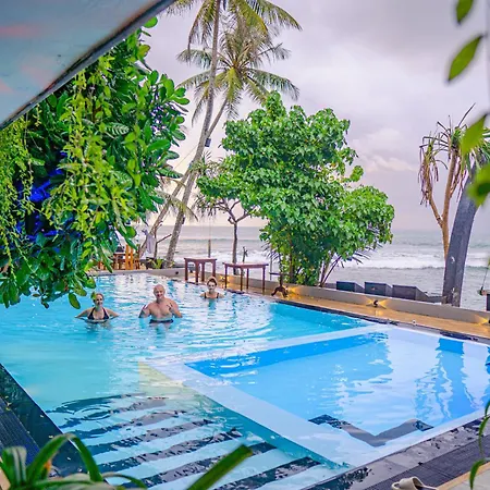 Cool Beach Hotel-2