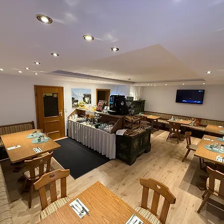 Hardi'S Hotel-2