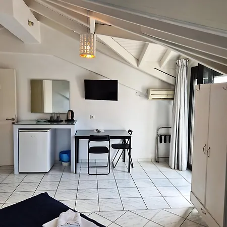 Natalie'S Hotel-2
