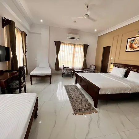 Revaas Pure Veg Lake View Hotel-2