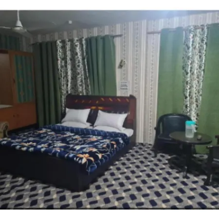 Hotel Ameera , Munawara Abad, Srinagar-2