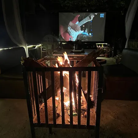 Goldelux Retreat-2