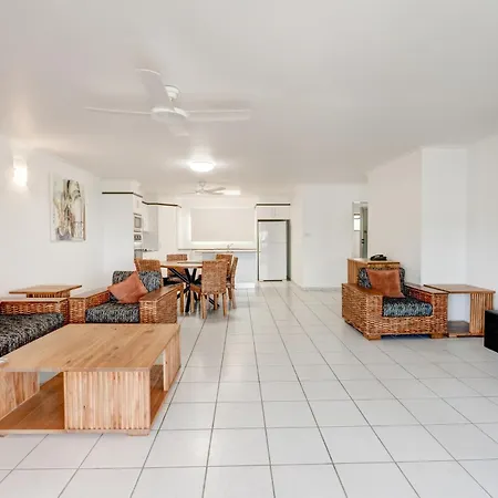 Roydon Beachfront Apartments-2