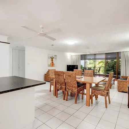 Roydon Beachfront Apartments-3