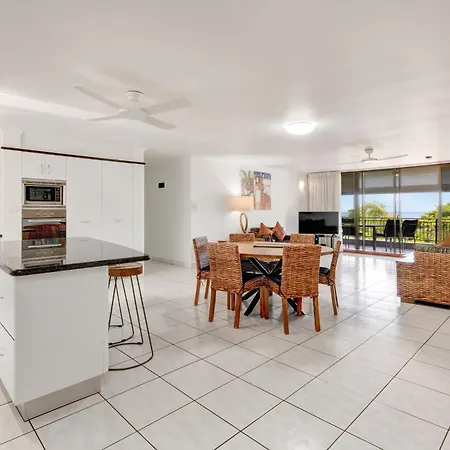 Roydon Beachfront Apartments-3