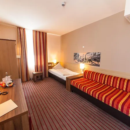 Novina Hotel Tillypark-2