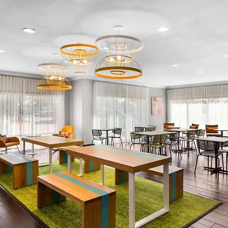 Spark By Hilton Pearland-3