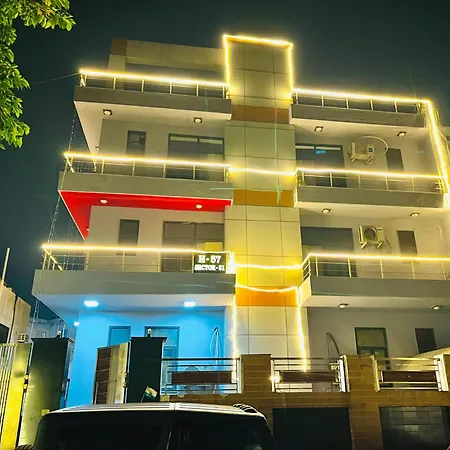 Hotel Diamond Stays-3
