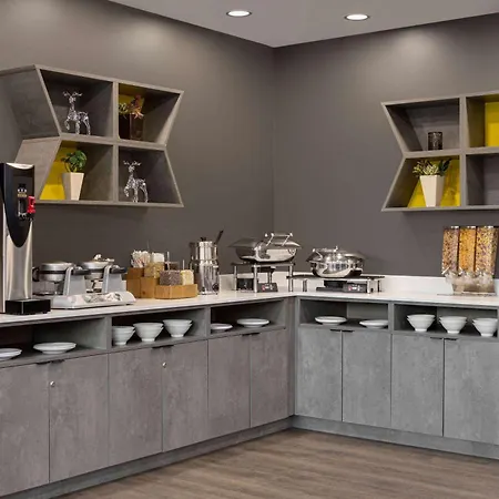 Microtel Inn & Suites By Wyndham Boisbriand-2