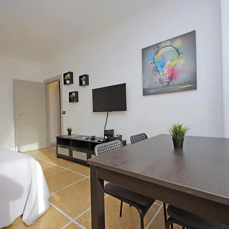 The Colours Rooms Guest House-3