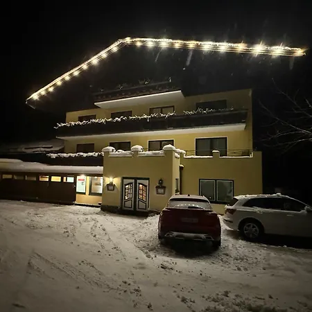 Hotel Bergglück-2