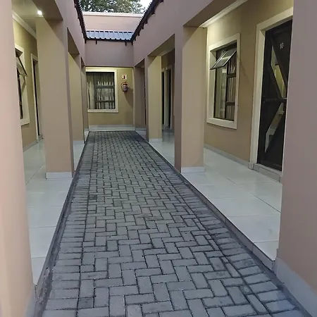 Goldenside Guest House Rustenburg-3