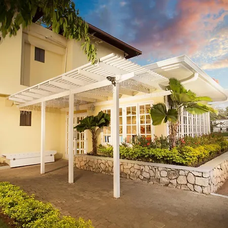 Rooms On The Beach Negril-3