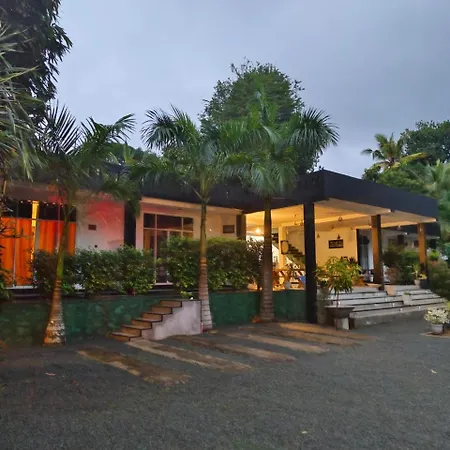 Queen'S Place-2