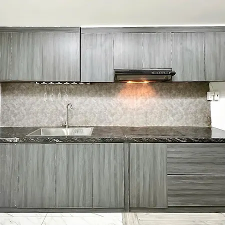 Golden Sun 3 Apartment-2