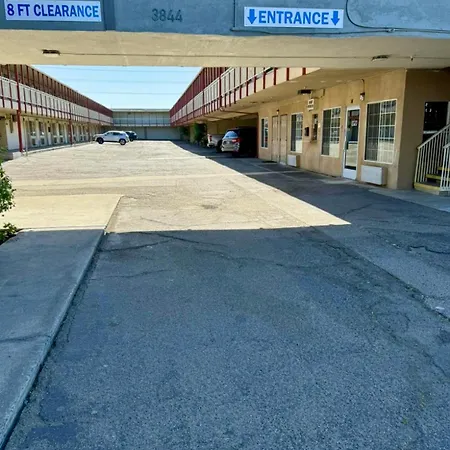 Regency Inn Fresno-2