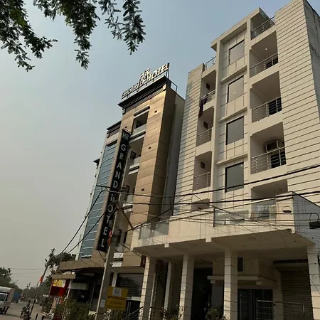Hotel Comfort Plaza-2