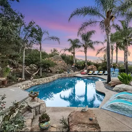 The Malibu Retreat Guest House - Salt Water Pool & Jacuzzi, Nature Oasis-2