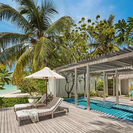 Lux* South Ari Atoll Resort & Villas-3