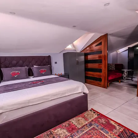 Ruby Hotel-3