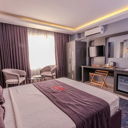 Ruby Hotel-2