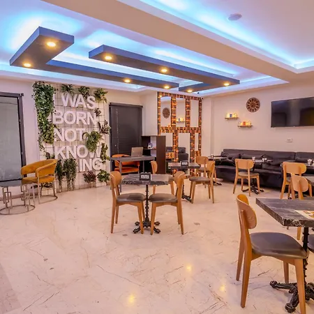 Ruby Hotel-2