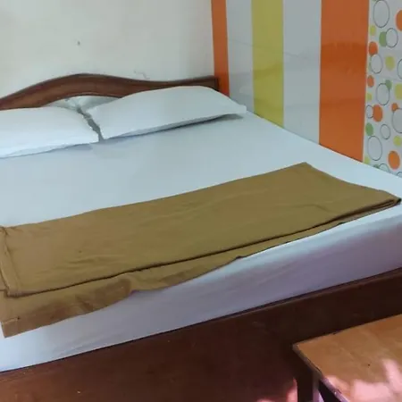 Glitz Hotels Sai Guest House - Nr Inorbit Mall Vashi-3