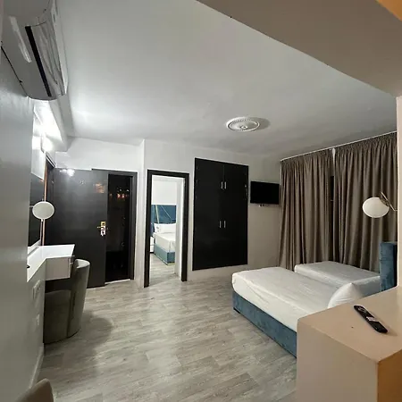 Hotel Crystal Boulevard Double-3