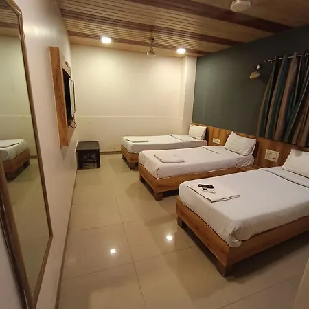 Trendy Hotel Adore Palace - Nearby Mumbai Airport & Bkc Visa Consulate-3