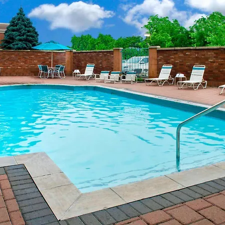 Courtyard By Marriott Niagara Falls-3