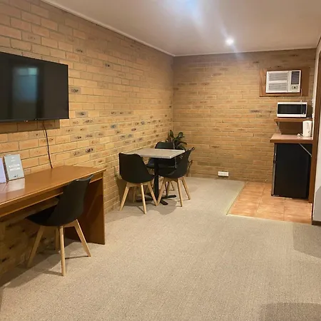 Quays Motel San Remo-3