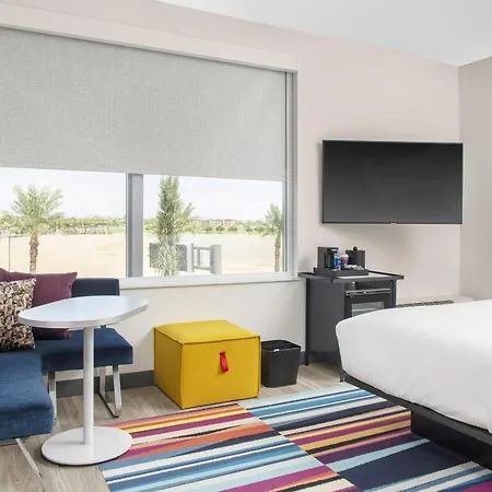 Aloft By Marriott Glendale At Westgate-2