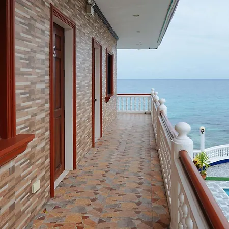 Reddoorz Plus At Billys Resort Oslob-2