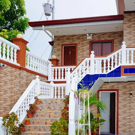 Reddoorz Plus At Billys Resort Oslob-3