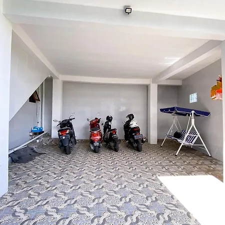 Kana Guest House Mitra Reddoorz-3